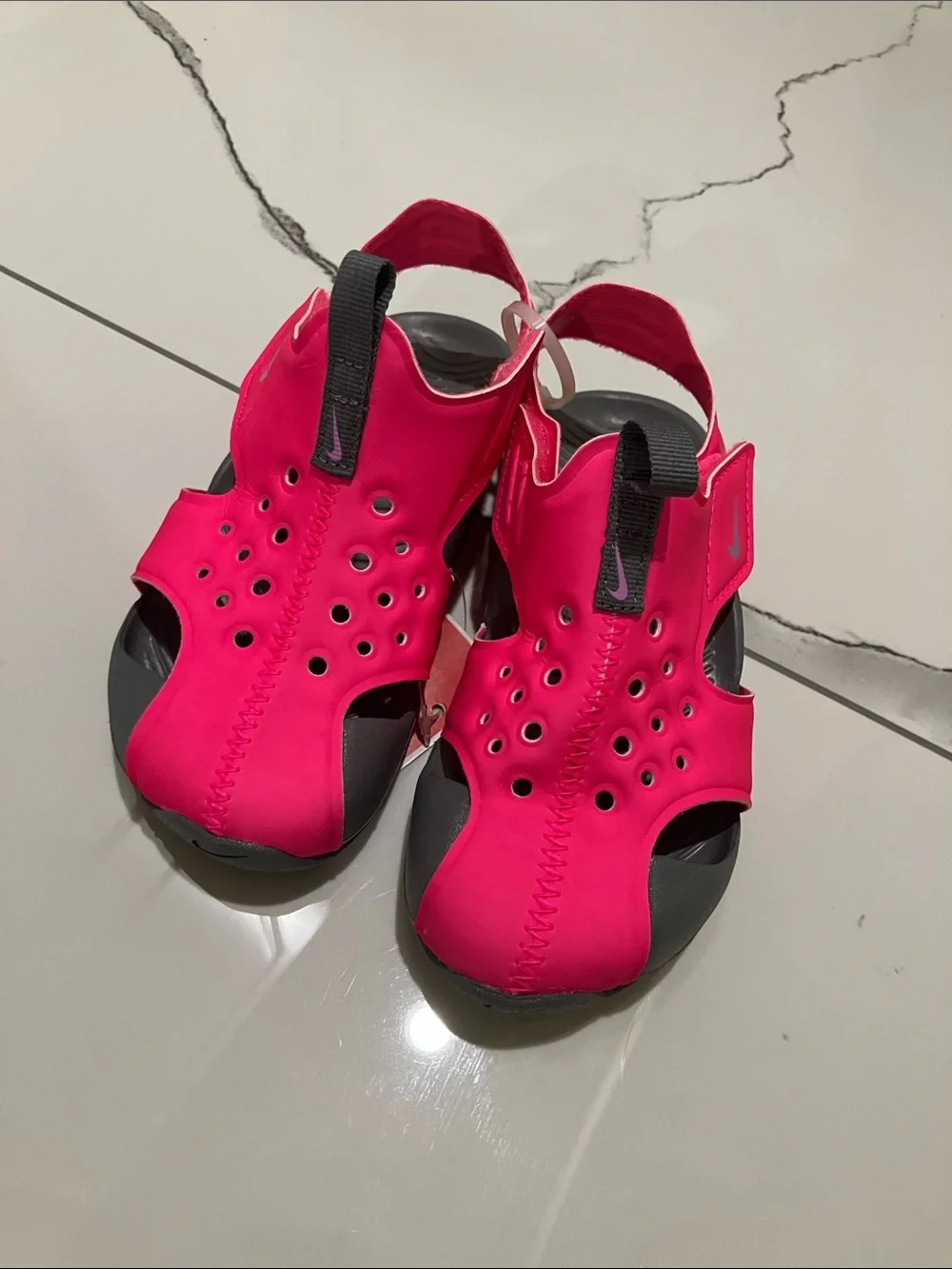 NWT NIKE Kids Hot Pink Sport Sandals with Easy Pull Tab